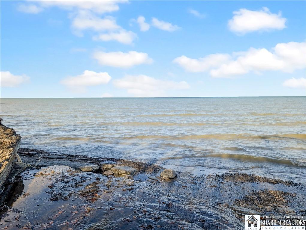 Image 4: Lake Front