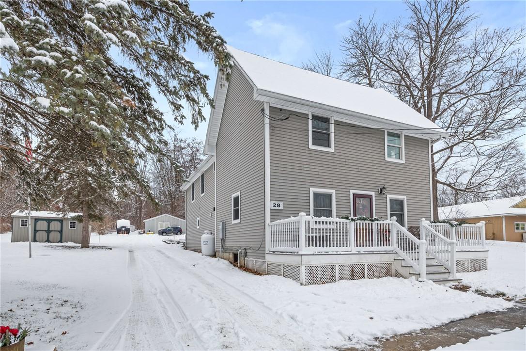 Image 3: Classic 2 story house