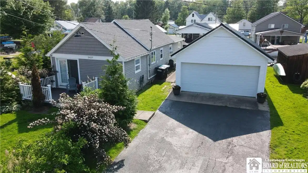 Image 1: 2427 Lakeside Dr