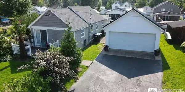 2427 Lakeside Drive