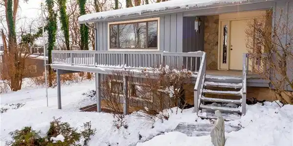 3113 W Lake Road