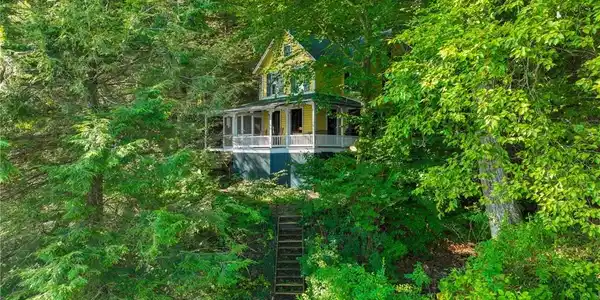 6481 Glen Cove Road