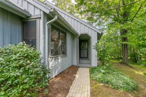 6 Andrews Way