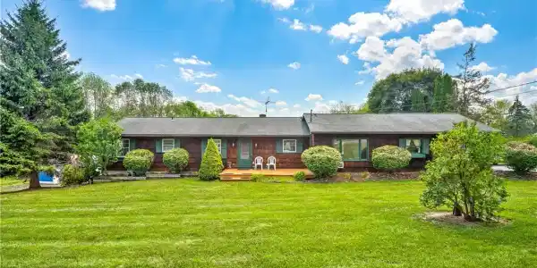 2121 E Lake Road