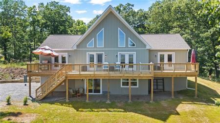 8 Red Cedar Falls Lane