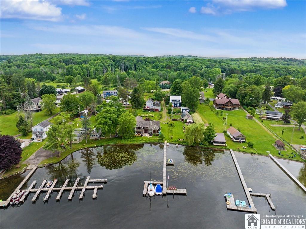 Image 2: Deeded Lake Rights with Dock and boat slip