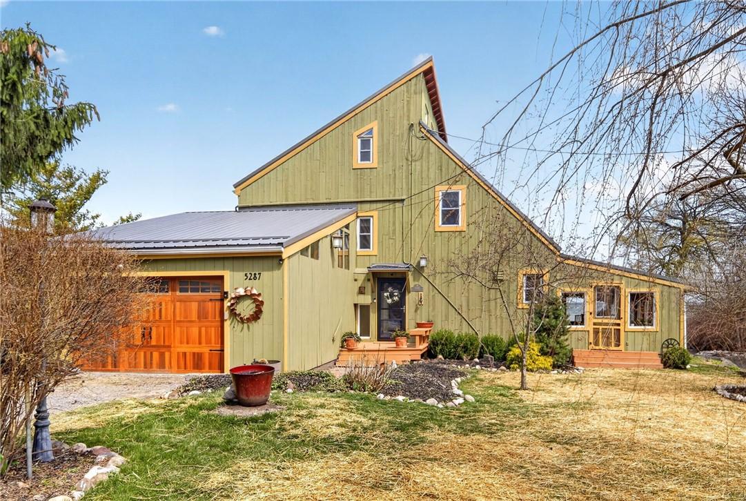 Image 2: House from the other side as you drive in