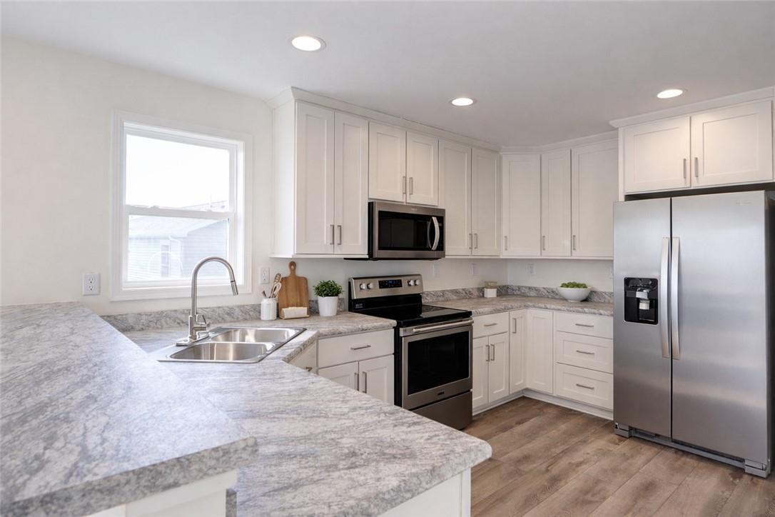 Image 3: Kitchen - Virtually Staged