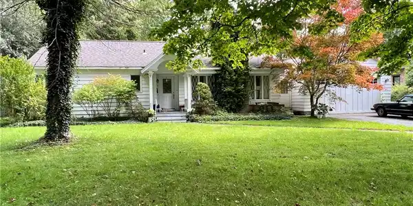 3 E Lake St