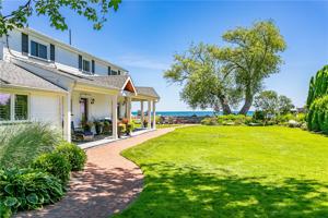 34 Lakeside Boulevard