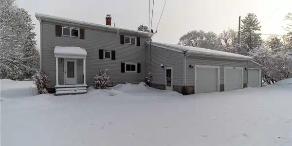 4382 W Lake Road
