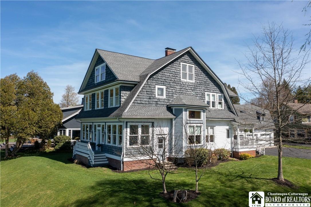 Image 1: Welcome to your piece of paradise at 7 Sunset Ave,