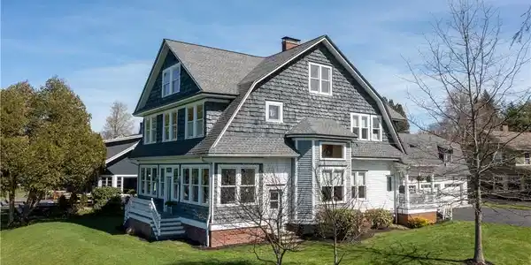 7 Sunset Avenue
