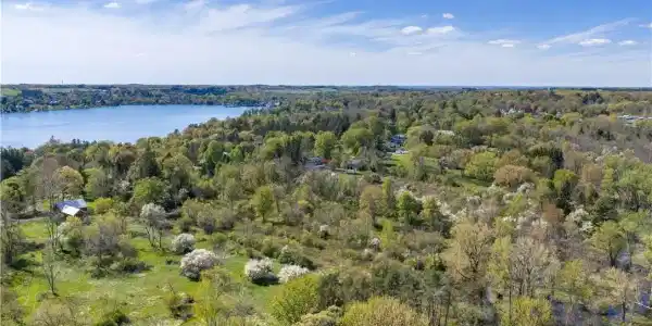 E Lake Road