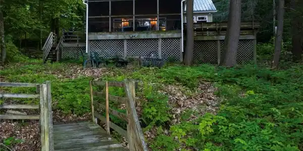6 Fire Lane 22a