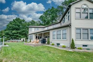 976 E Lake Road