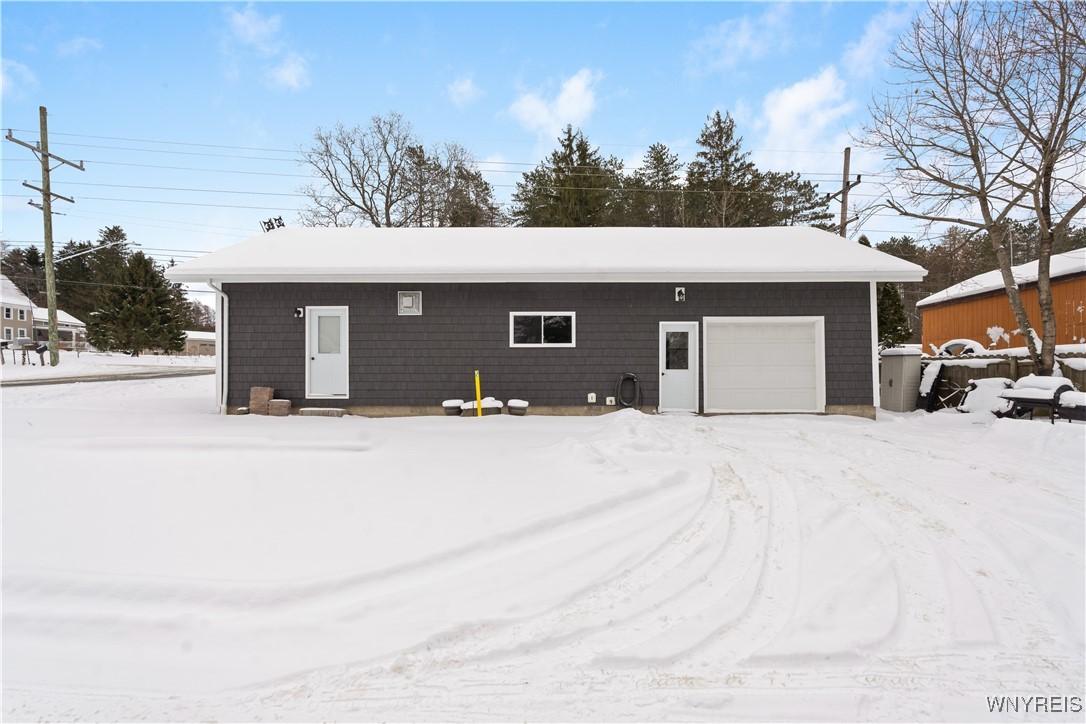 Image 4: View from Upper Dr