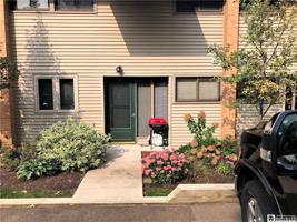 8 Oneida Street