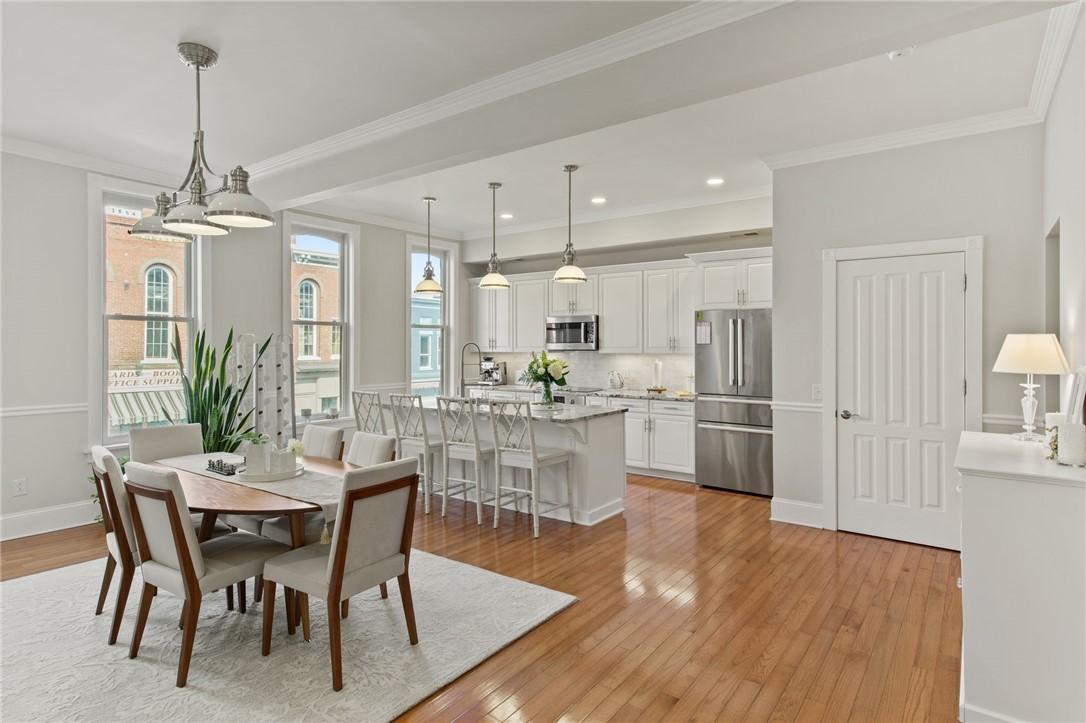 Image 3: Light and bright - completely renovated 1900&rsquo;s bui