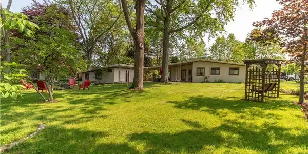 83 Pratt Avenue