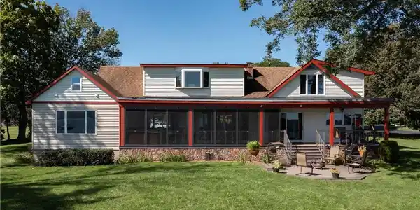 1952 West Lake Road