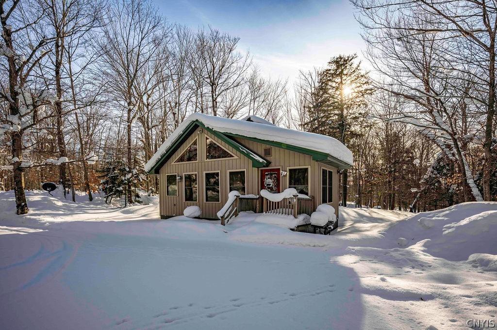 Image 2: 143 Pawnee Drive West