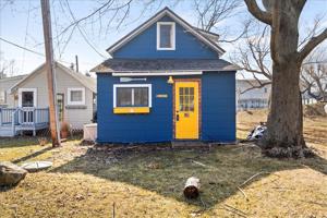 1304 Lake Road E