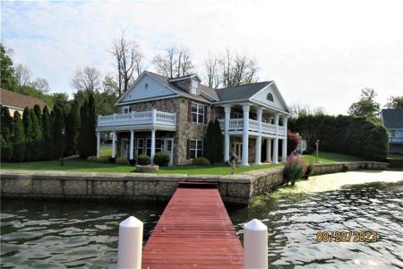 8367 E Port Bay Road