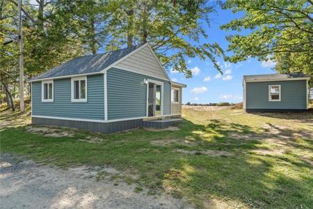 81 N Rainbow Shores Road