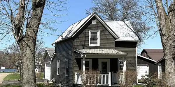 100 Boulevard Avenue