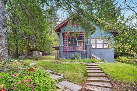 11 Renwick Heights Road