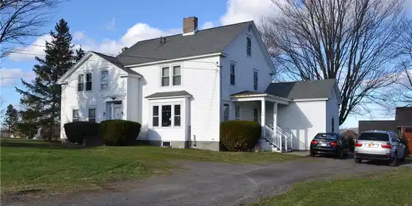 2726 W Lake Road