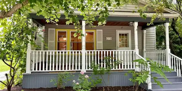 11 Maple Street
