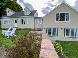 5009 W Lake Road