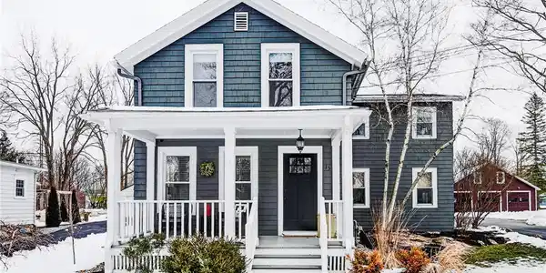 15 E Lake Street