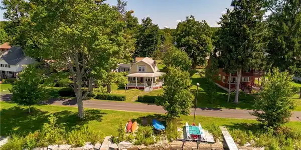 4798 Lakeside Promenade