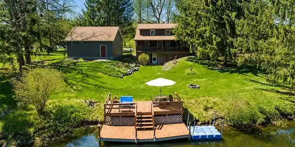 4146 W Lake Road