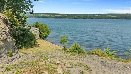 11 Red Cedar Falls Lane