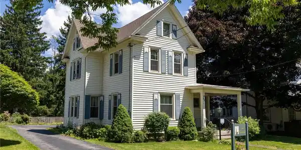 24 Main St