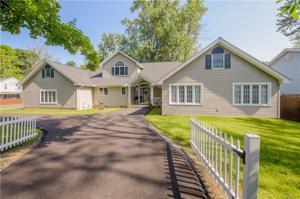 658 Beach Road
