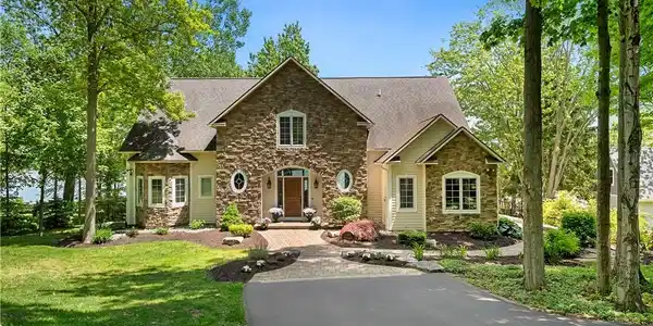 2338 Thornton Grove