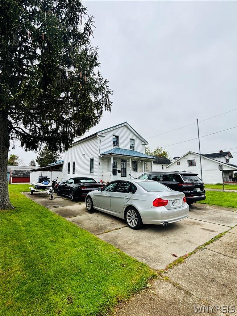 Image 4: driveway view