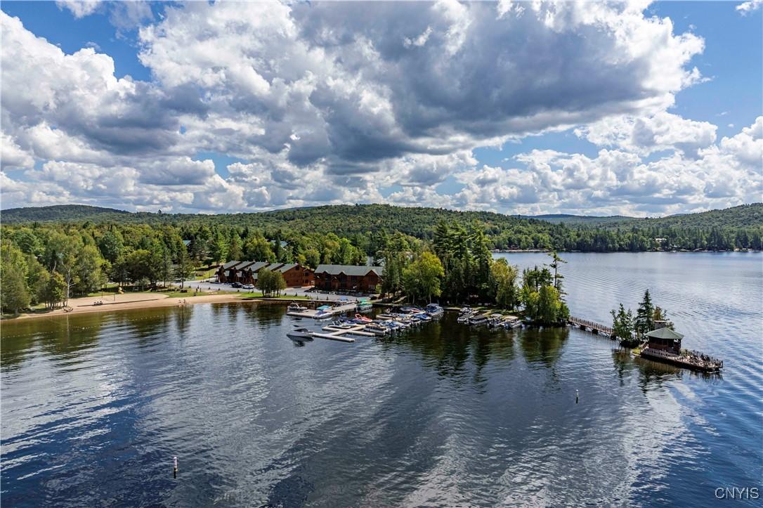 Image 2: Rocky Point Properties 4th Lake