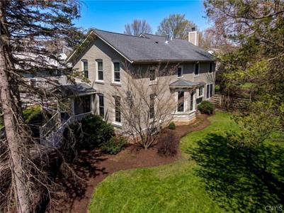 16 W Elizabeth Street