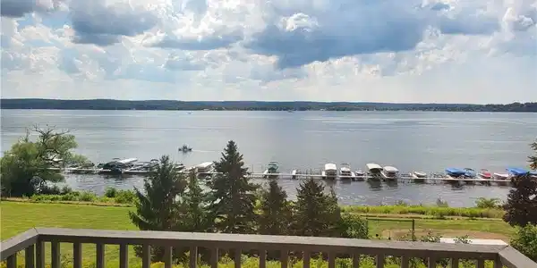16 Cayuga Drive