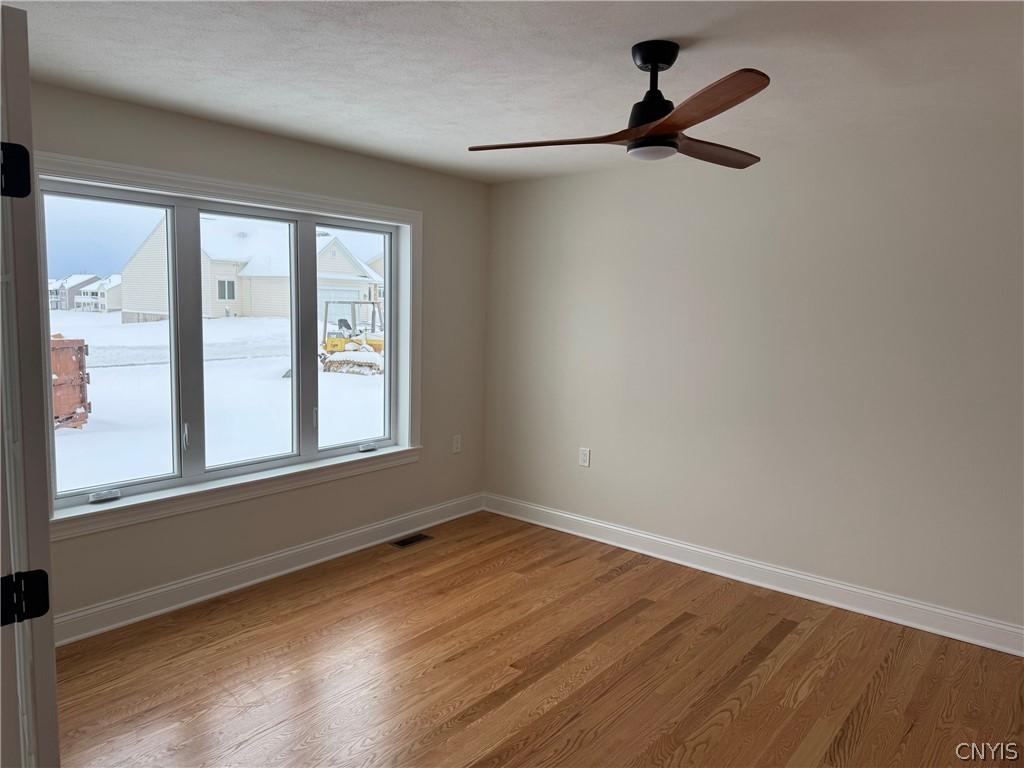 Image 4: 2nd Bedroom or Office