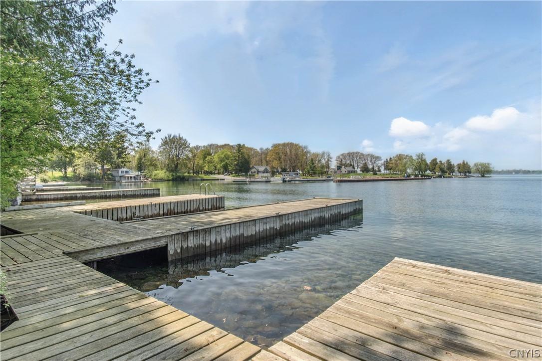 Image 3: Deck with 3 cribs