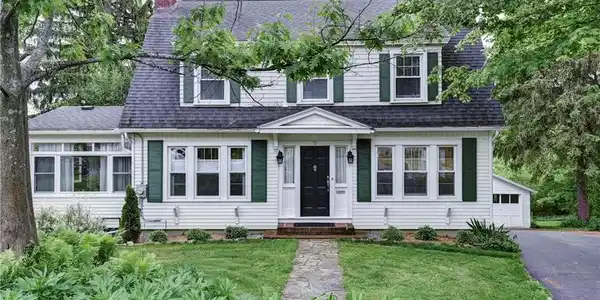72 E Lake Street