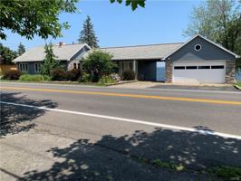 7399,7400 Lakeshore Road