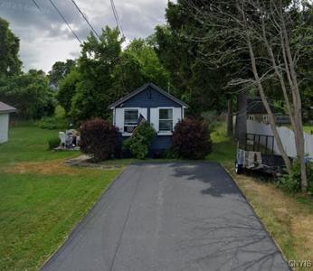 7084 & 7086 Lakeshore Road